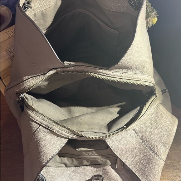 Coach Peyton Pebbled Leather Chain Tote – Light Beige (Authentic)​ - Picture 6 of 6